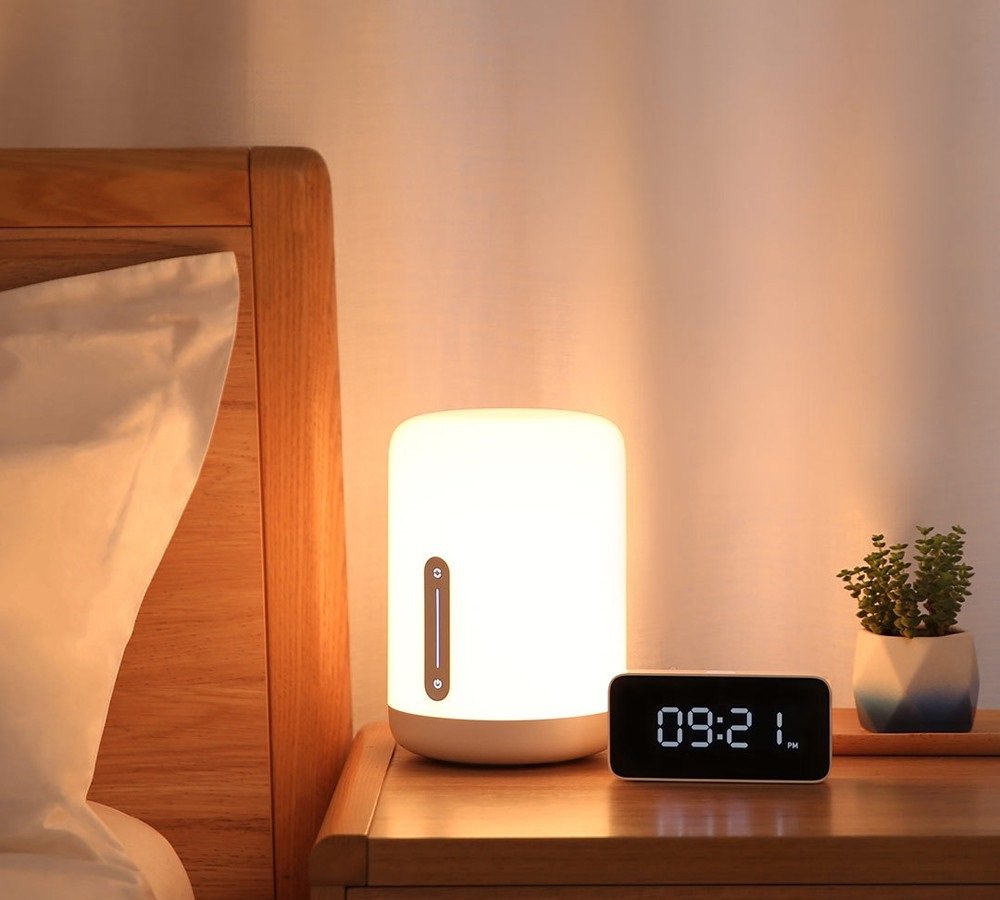 Lámpara Inteligente Xiaomi Mi Bedside Lamp 2 Rgb 400 Lumenes Wifi Bt 4.2 Luz Suave Y Nocturna Android/Ios Compatible Con Google Home/Alexa