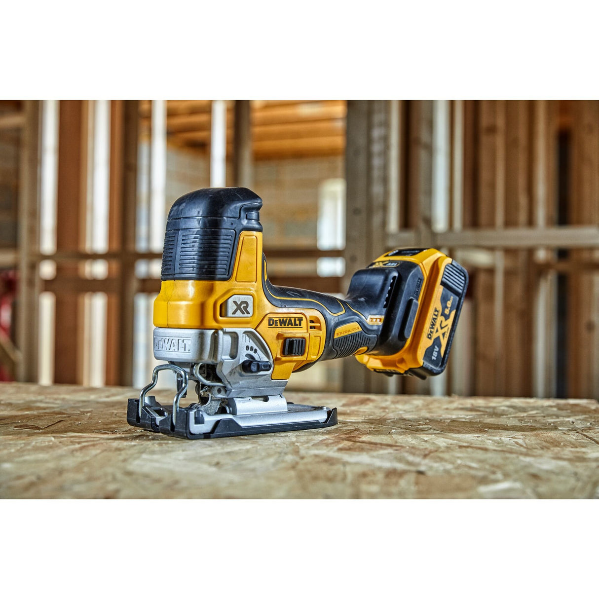 EAN 5035048705742 - DeWALT DCS335N-XJ power jigsaws 2 kg imagen 8
