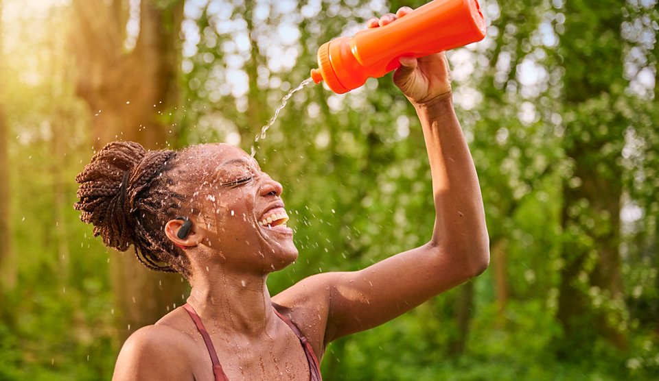 Auriculares Deportivos Bluetooth Philips Taa6709bk Con Estuche De Carga Autonomía 7h Negros Y Rojos