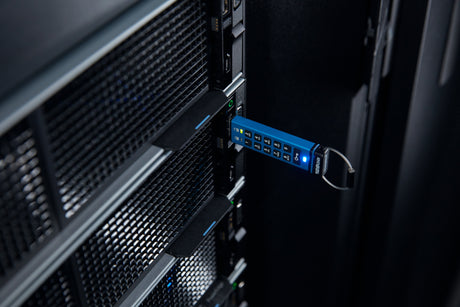 EAN 0740617336610 - Kingston Technology IronKey Keypad 200 unidad flash USB USB Tipo C 3.2 Gen 1 (3.1 Gen 1) Azul imagen 10