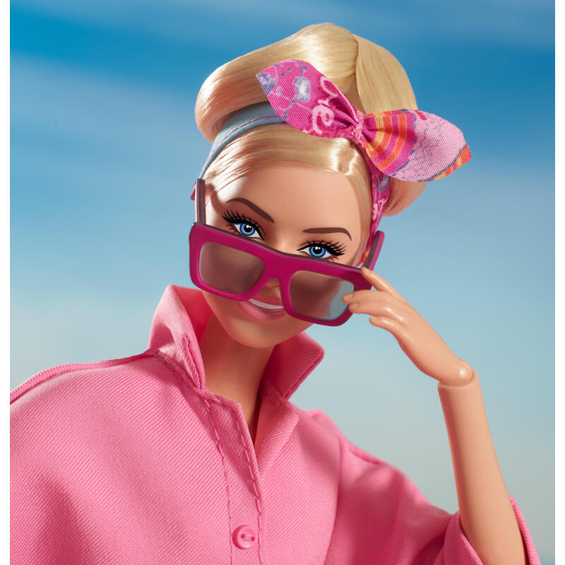 Barbie Margot Robbie Como Barbie: Muñeca Con Un Mono Rosa Hrf29