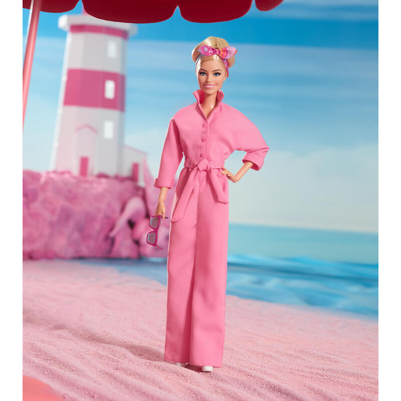 Barbie Margot Robbie Como Barbie: Muñeca Con Un Mono Rosa Hrf29