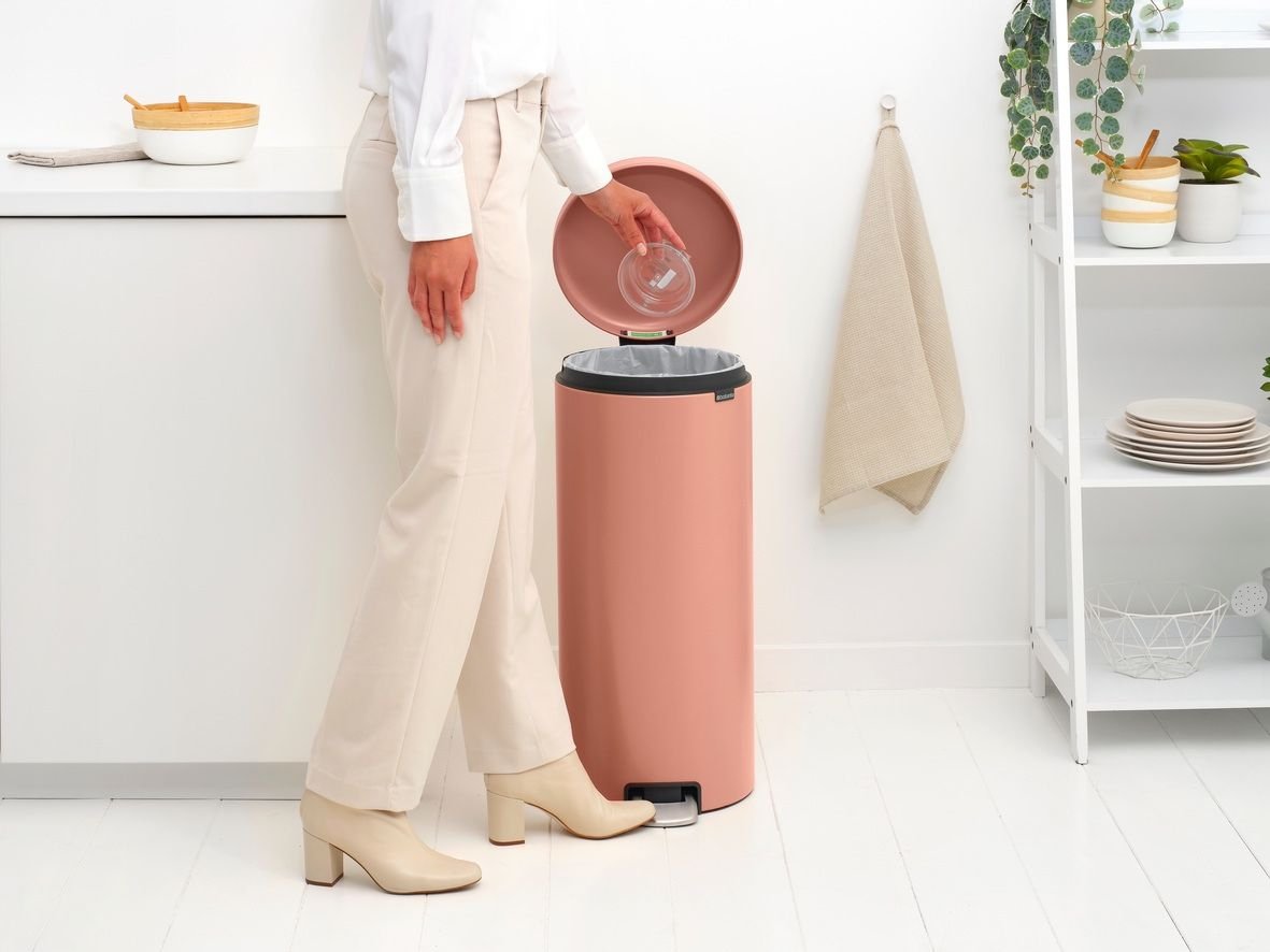 EAN 8710755238741 - Brabantia 238741 cubo de basura Alrededor Acero Cobre imagen 4