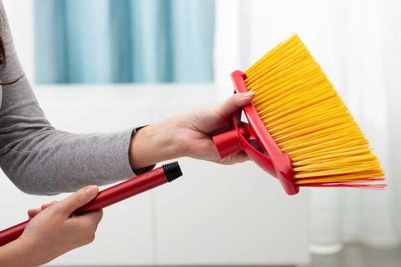 EAN 4023103105140 - Vileda 4023103105140 escoba Exterior Cerda dura Rojo, Amarillo imagen 5