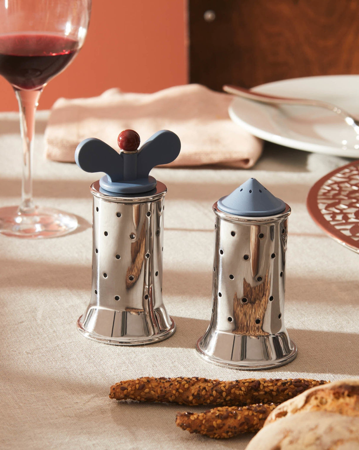 EAN 8003299946976 - Alessi MGSALB dispensador de especias Negro imagen 2