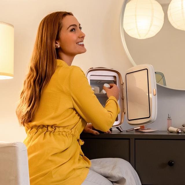 Cecotec Coolingbeauty 6000 Mirror Nevera Para Cosmeticos Con Espejo - 6l - Luz Led Con 3 Intensidades - Silencioso -