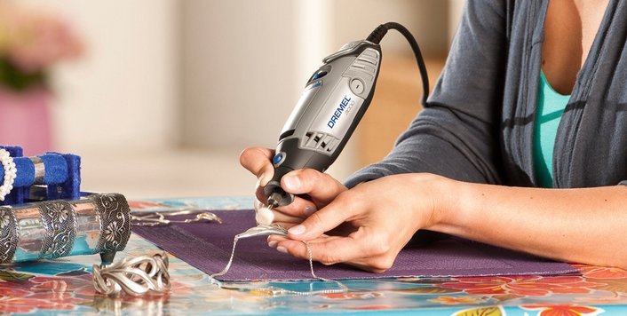 Herramienta Multifuncional Dremel 3000-1/25 Gris, 130 Vatios, Accesorios De 25 Piezas, Estuche