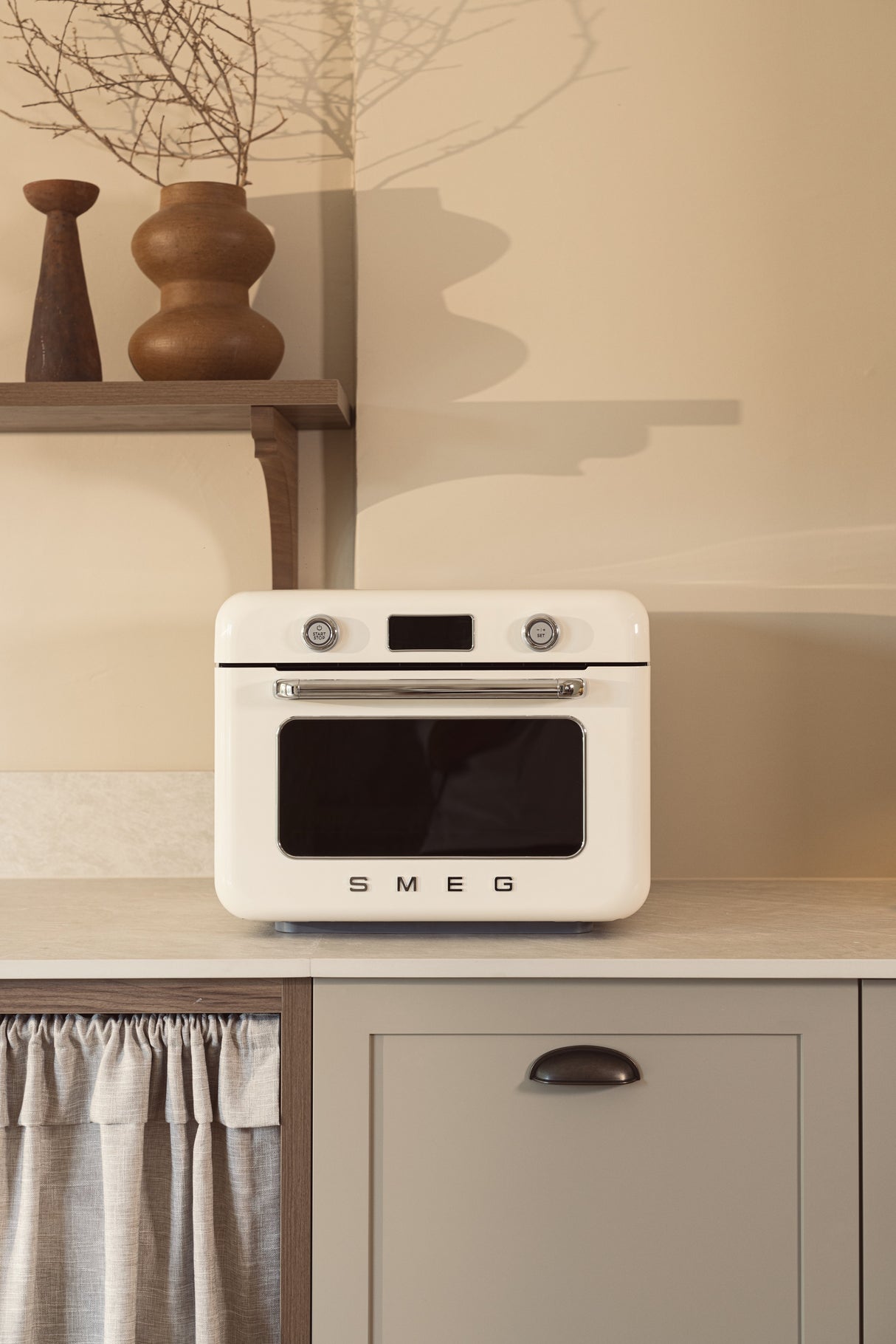 EAN 8017709329570 - Smeg COF01CREU horno de vapor Crema de color Botones, Giratorio imagen 15