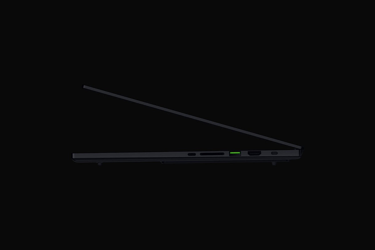 Blade 16 16oled 2.5k/U9 386h/5090/32go/2to/W11