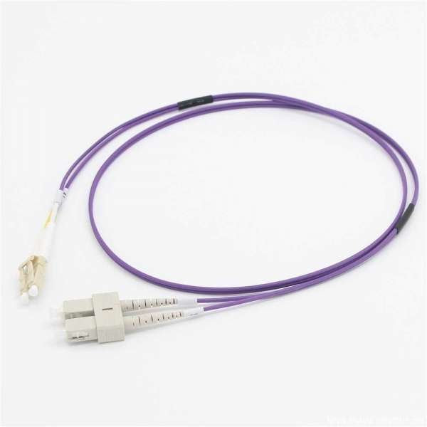 Cable De Fibra C2g Lc Sc Om4 Lszh De 2 M - Violeta