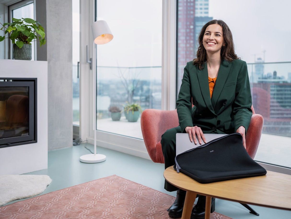 EAN 8713439212488 - Trust 21248 maletines para portátil 39,6 cm (15.6") Funda Negro imagen 6