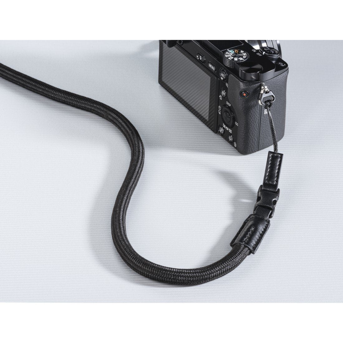 EAN 4007249272126 - Hama Braid 120 correa Cámara digital Nylon Negro imagen 3