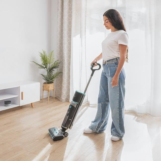 EAN 8435484058636 - Cecotec FreeGo Wash&Vacuum Mopa eléctrica Batería Húmedo Sin bolsa Negro, Azul 3 Ah imagen 4