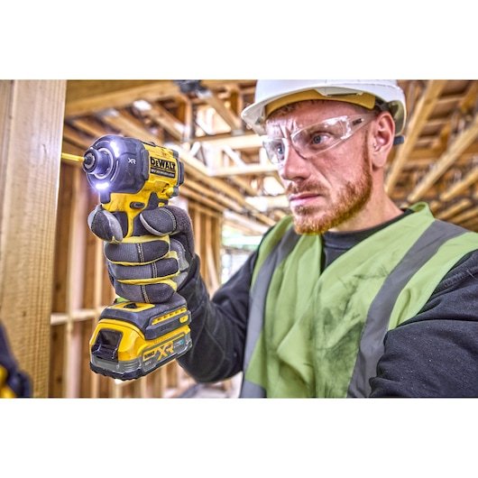 Llave De Impacto Hidráulica Inalámbrica Dewalt Dcf870e2t, 1/4", 18 Voltios Amarillo/Negro, 2 Baterías Powerstack Li-Ion 1,7 Ah, En Caja T Stak Dcf870e2t-Qw
