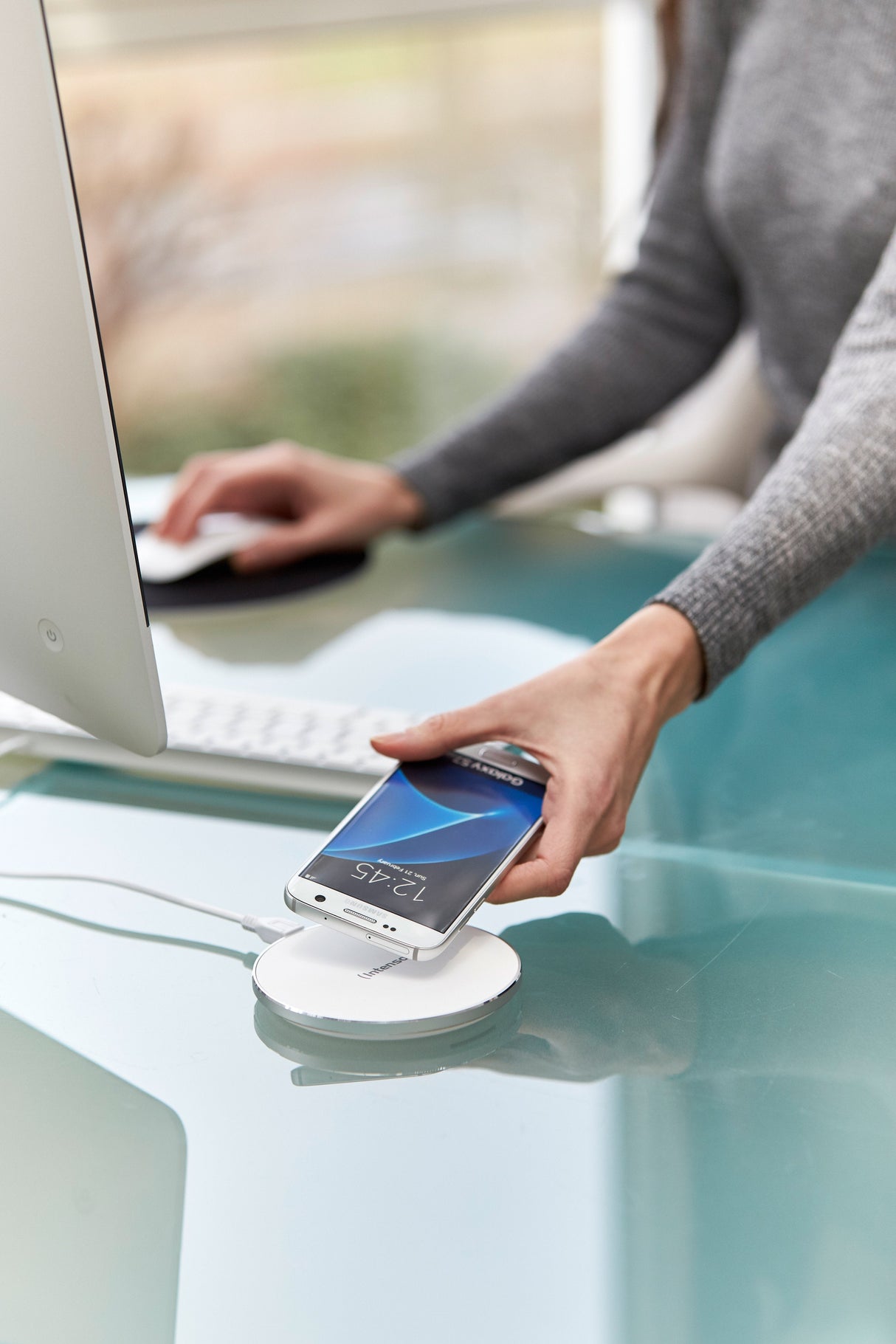 Cargador Intenso Qi Inalambrico 10w Aluminio Blanco Rapido