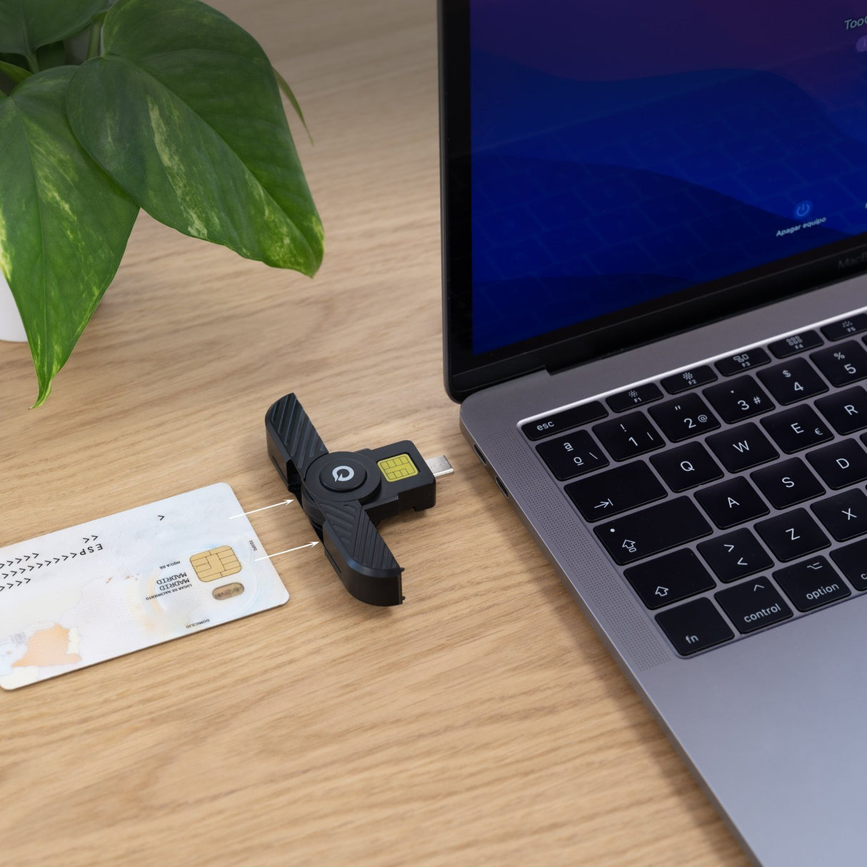 EAN 8433281016293 - TooQ TQR-3011B lector de tarjeta inteligente USB Tipo C imagen 3