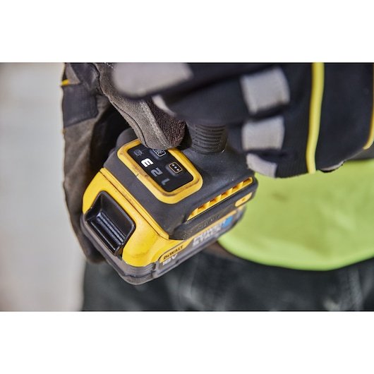 EAN 5035048808658 - DeWALT DCF860NT-XJ destornillador eléctrico y llave de impacto 3800 RPM Negro, Amarillo imagen 13