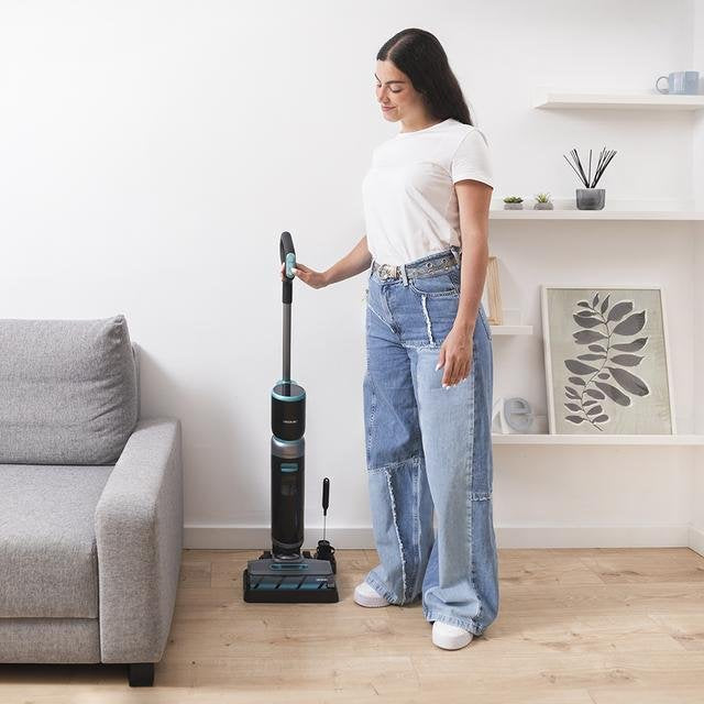 EAN 8435484058636 - Cecotec FreeGo Wash&Vacuum Mopa eléctrica Batería Húmedo Sin bolsa Negro, Azul 3 Ah imagen 11