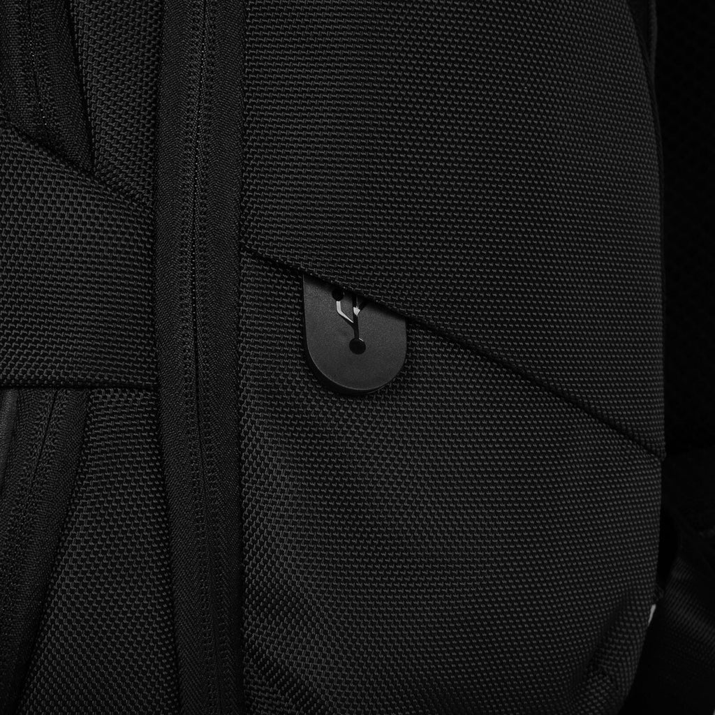 EAN 5063194002453 - Targus HeritageLuxe mochila Mochila de viaje Negro Poliéster imagen 17