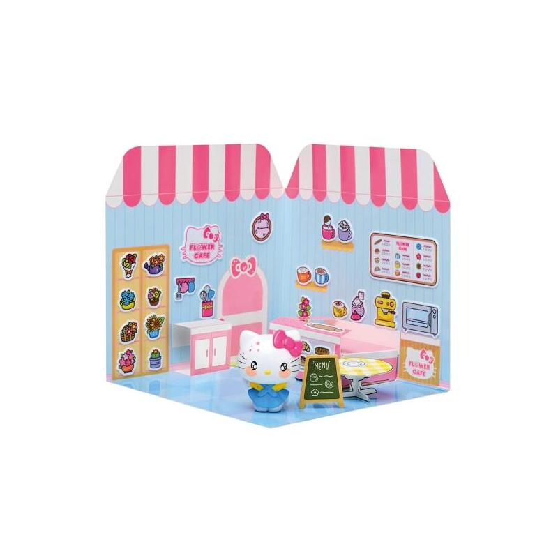 Comansi Sticker House Hello Kitty Flower Cafe - Incluye Figura - Stickers Lavables - Escenario Adorable - Juego