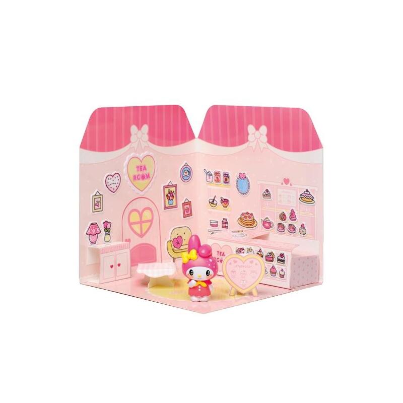 Comansi Sticker House My Melody Tea Room - Incluye Figura - Stickers Lavables - Escenario Adorable - Juego Creativo