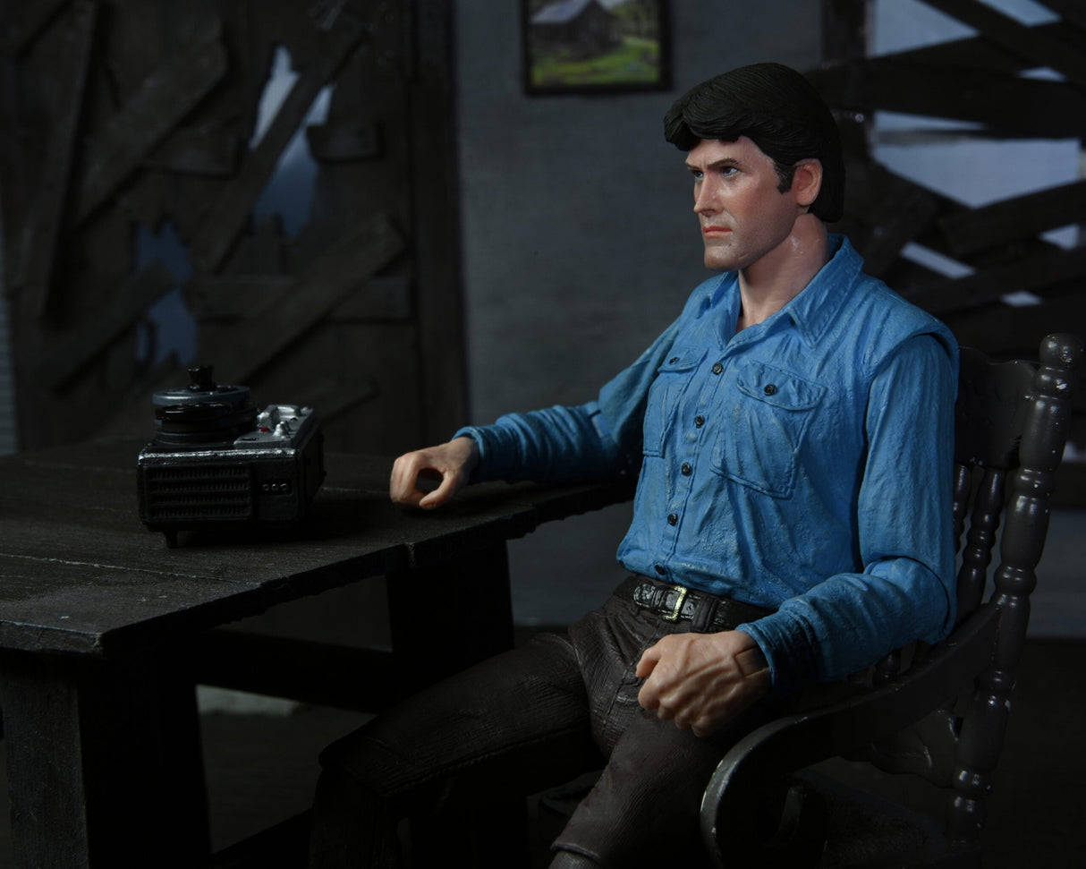 EAN 0634482419717 - NECA 40th Anniversary Ultimate Ash imagen 2