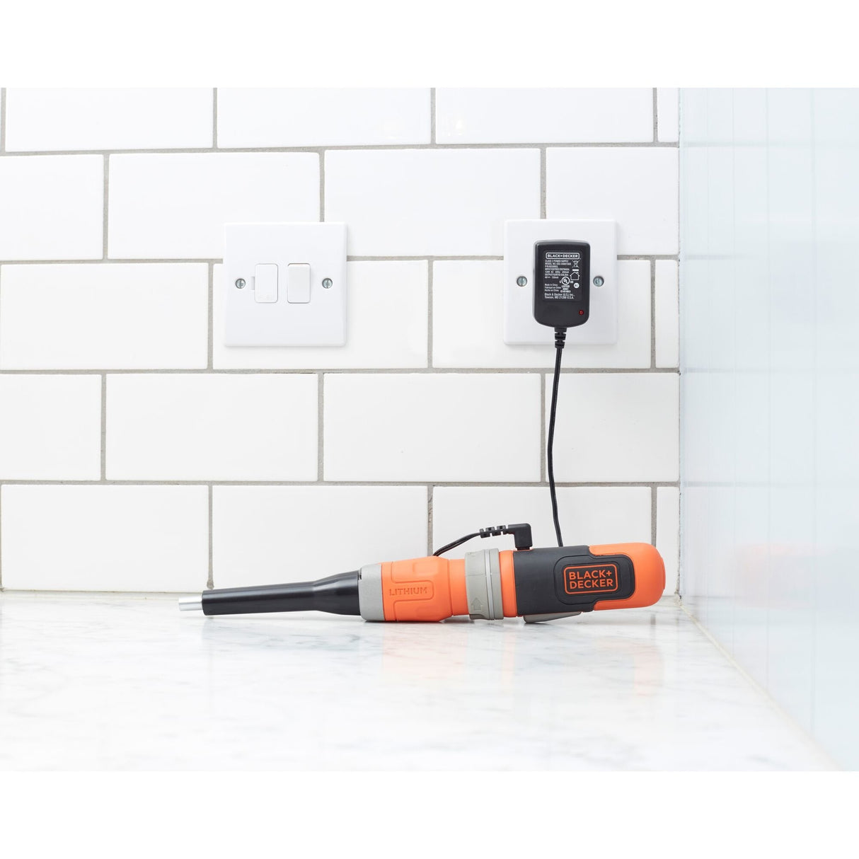 Destornillador Inalámbrico Black+Decker Bcf603c-Qw, 3,6 Voltios Naranja/Negro, Batería De Iones De Litio 1,5 Ah Bcf603c-Qw