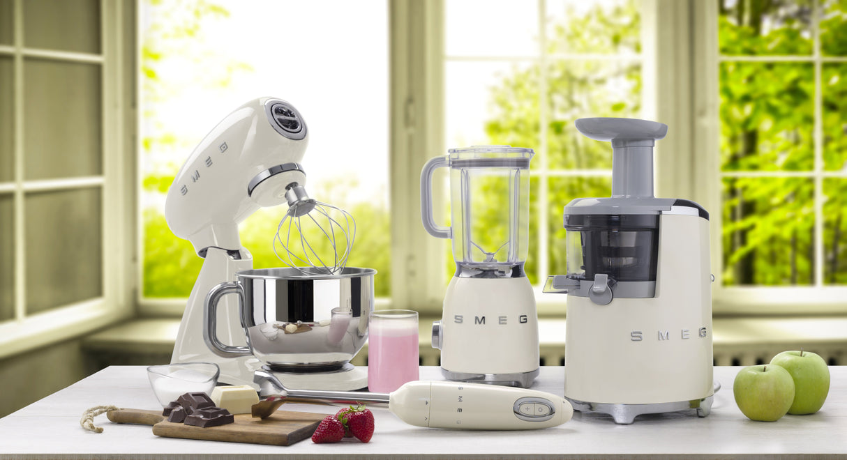 EAN 8017709269159 - Smeg SMF03CREU batidora Batidora de varillas 800 W Crema de color imagen 17