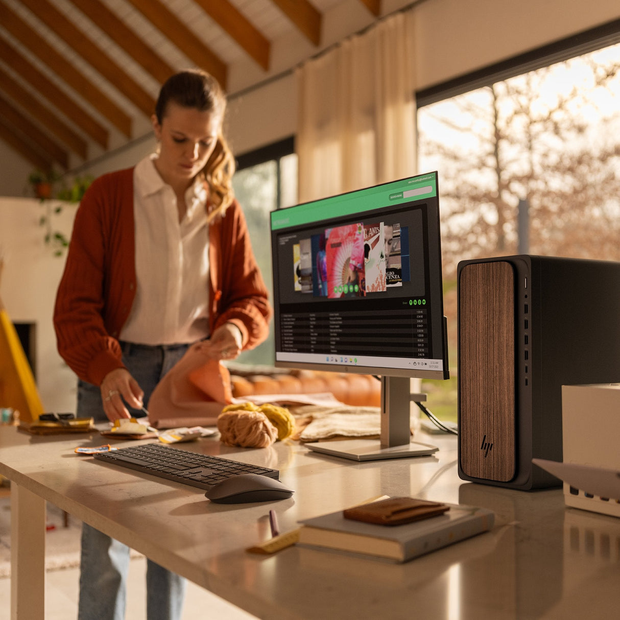 Pc Hp Omnidesk Desktop M03-0014ns Intel Core Ultra 5-225 16gb 1tb Ssd Sin Sistema Operativo