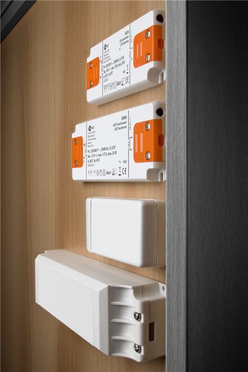 Transformador Led De 24 V (Cc), 20 W
Para Led De Hasta 20 W De Carga Total Y Tensión Continua De 24 V (Cc)