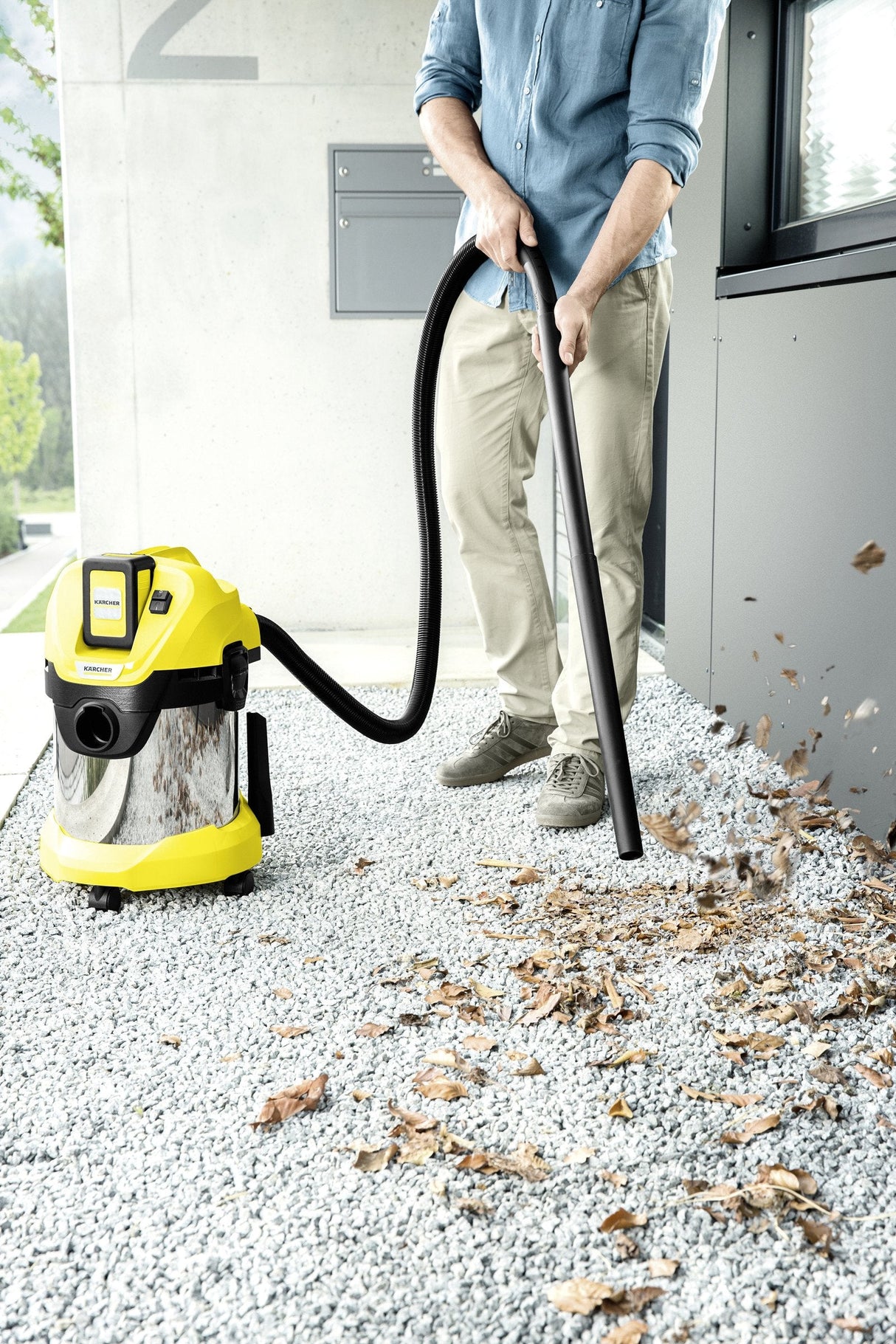EAN 4054278291888 - Kärcher 1.629-951.0 extractor de polvo Negro, Amarillo 17 L 300 W imagen 10