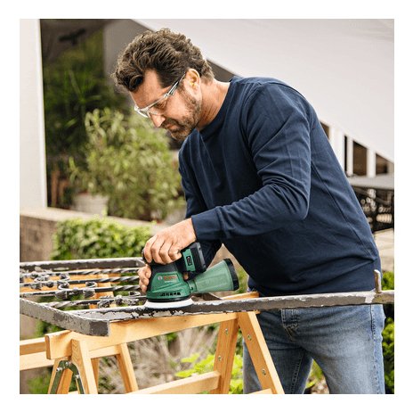 Bosch Home Wilds & Garden Incentable Exercent Sander Universalorbit 18v-20, 18 Voltios Verdes, Batería De Iones De Litio 2.0ah, Energía Para Toda La Alianza 06033e4102