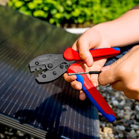 Alicates De Engarzar Knipex Preciforce 97 52 42 Rojo/Azul, Para Conectores Solares Mc4 Y Mc4 Evo 2 97 52 42