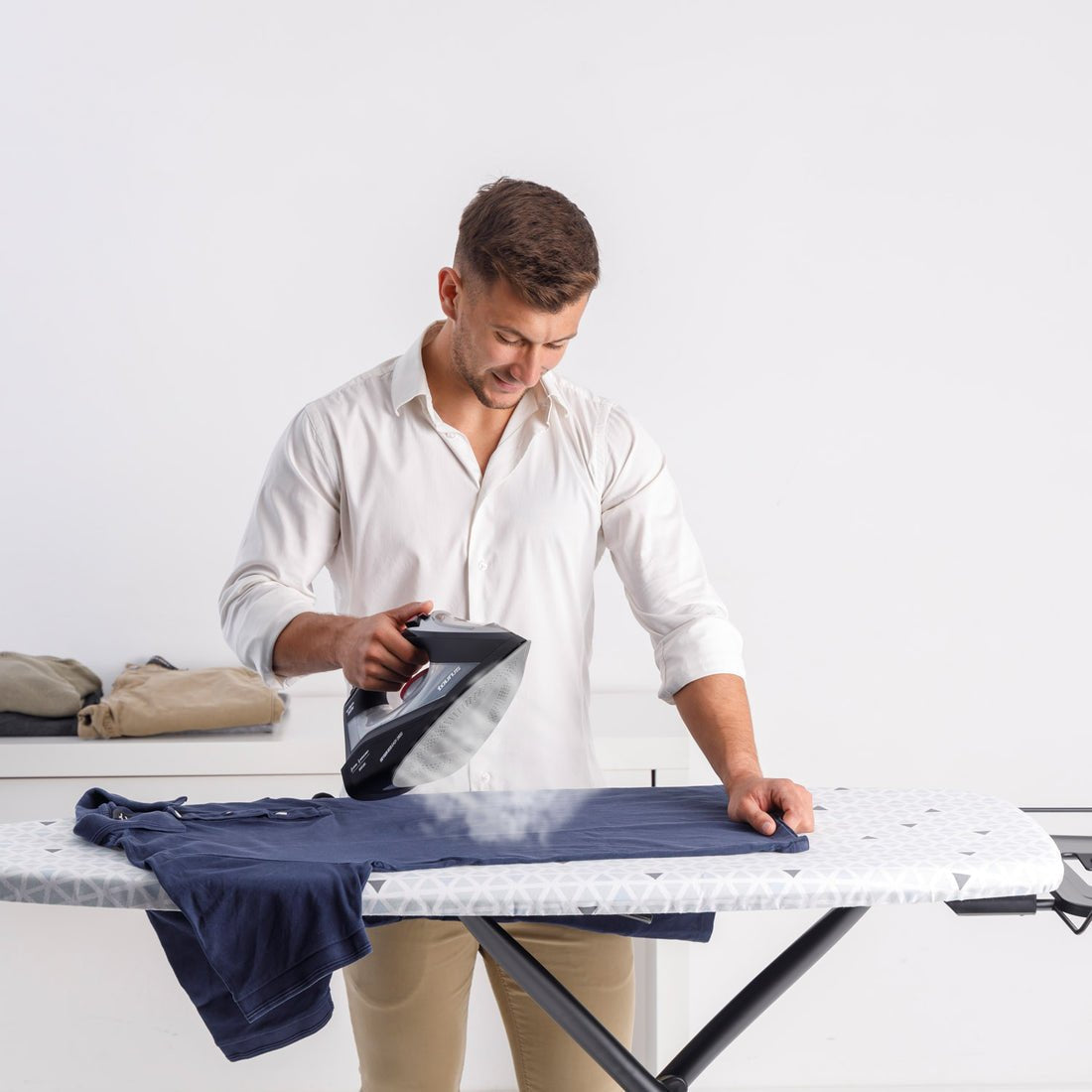 EAN 8414234187871 - Taurus Geyser Eco Easy 2800 Plancha vapor-seco Suela de cerámica 2800 W Negro imagen 10