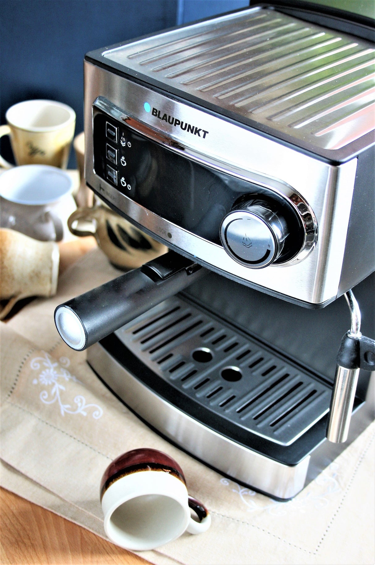 EAN 5901750501418 - Blaupunkt CMP301 cafetera eléctrica Semi-automática Cafetera de filtro 1,6 L imagen 4