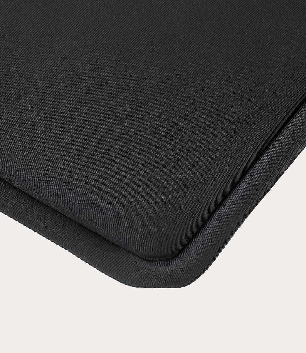 Intorno Neopren Sleeve Black