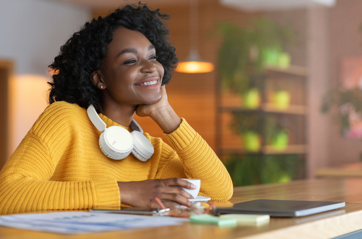 Auriculares Inalámbricos Jvc Ha-S36w Con Micrófono Bluetooth Blancos