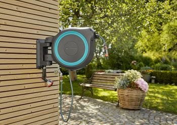 EAN 4078500052047 - Gardena 18625-20 carrete de manguera de jardín Carrete de pared Automático Negro, Azul imagen 5