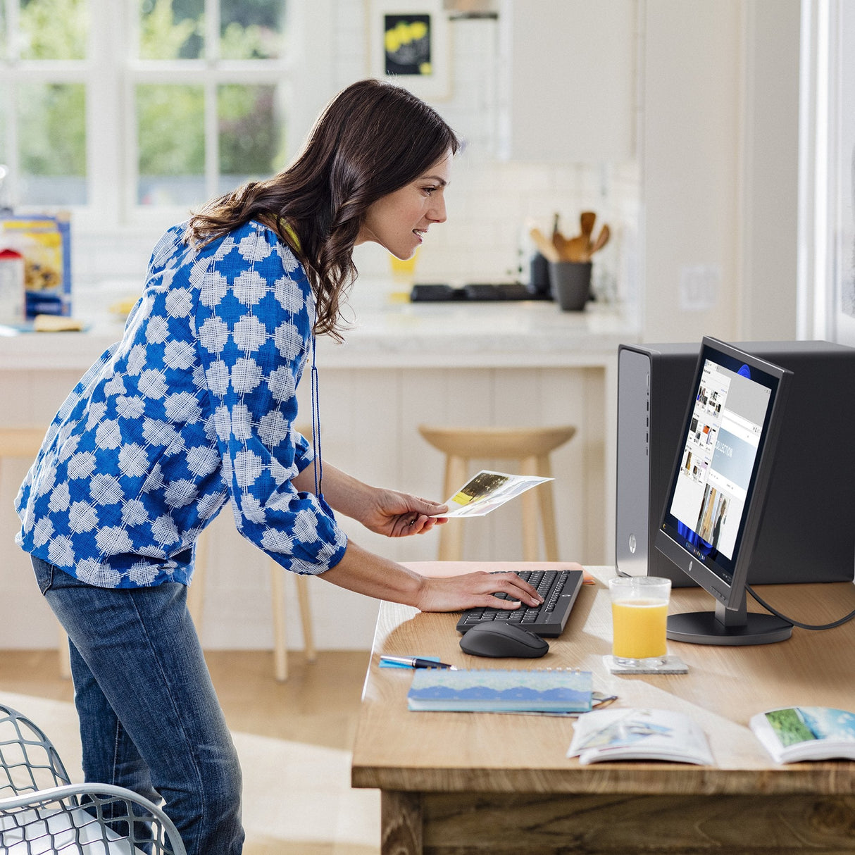 Pc Hp Omnidesk Desktop M02-0015ns Intel Core I5-14400 16gb 1tb Ssd Sin Sistema Operativo