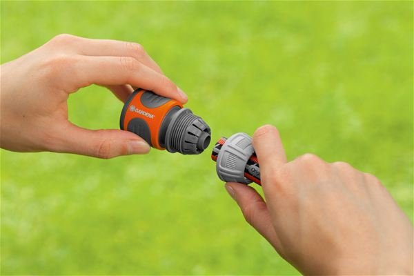 EAN 40785547 - Gardena 18213-50 accesorio para manguera Conector de manguera Plástico Negro, Gris, Naranja 1 pieza(s) imagen 3