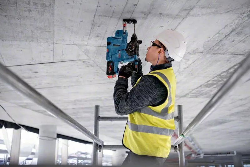 Taladro Percutor Inalámbrico Bosch Gbh 18v-24 C Professional Solo, 18 Voltios (Azul/Negro, Sin Batería Ni Cargador, Con Bluetooth, En L-Boxx)