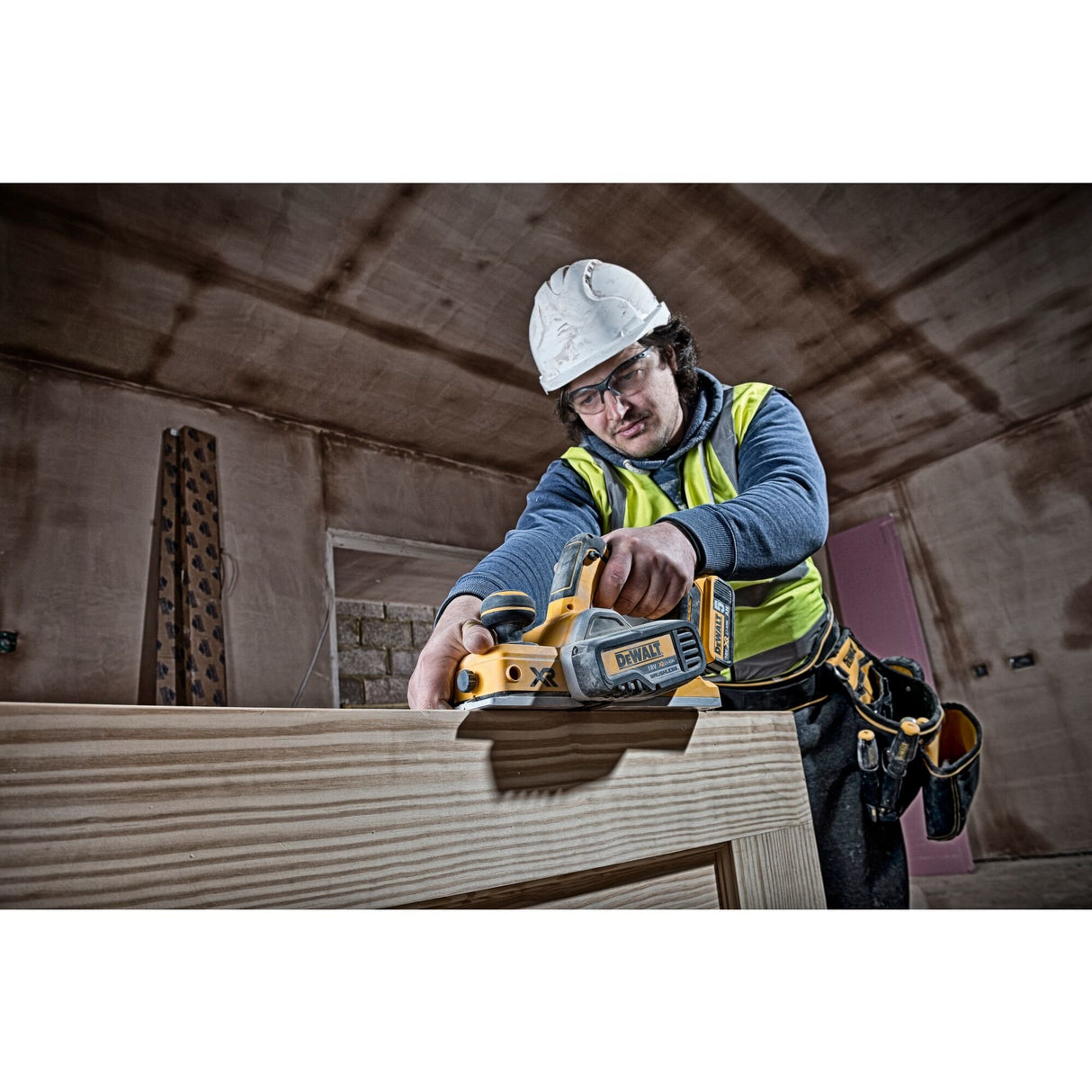 EAN 5035048616253 - DeWALT DCP580N-XJ cepillo eléctrico manual imagen 4