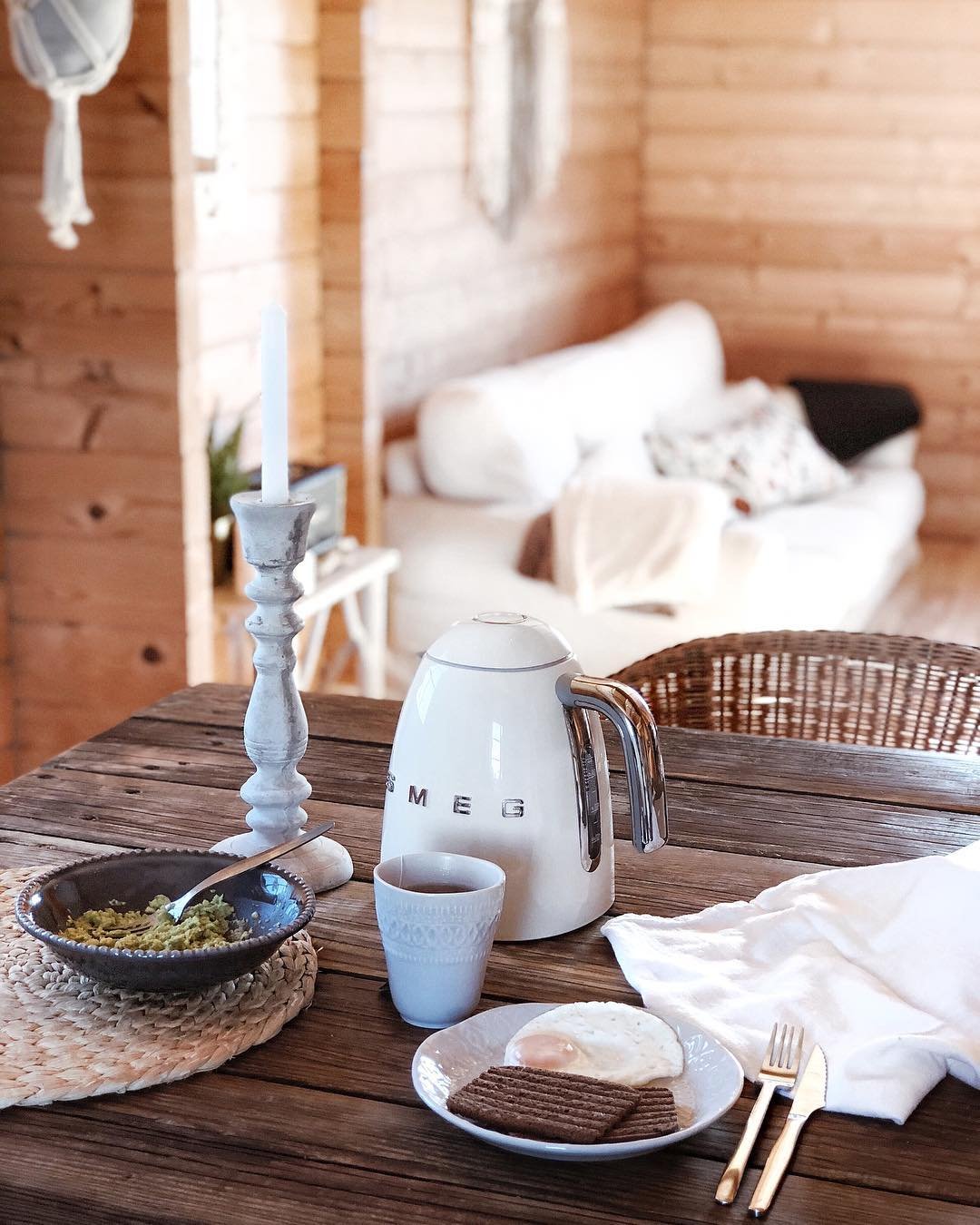 EAN 8017709231378 - Smeg KLF04CREU tetera eléctrica 1,7 L 2400 W Crema de color imagen 14