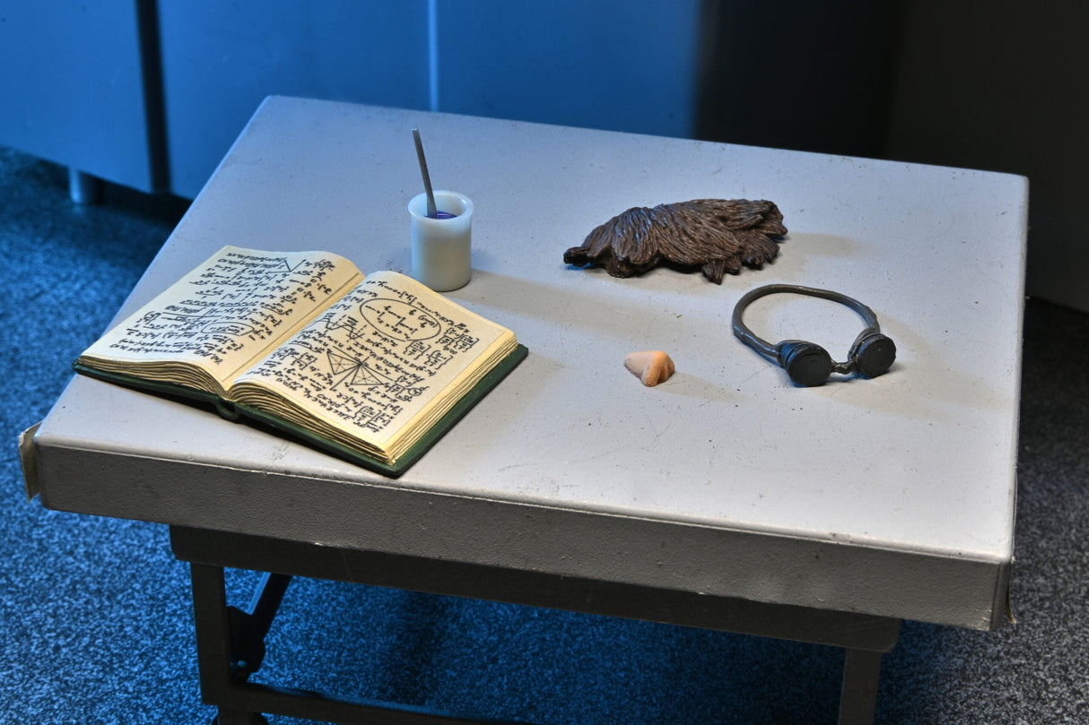 Figura Neca Universal Monster Scale Action Ultimate Invisible Man