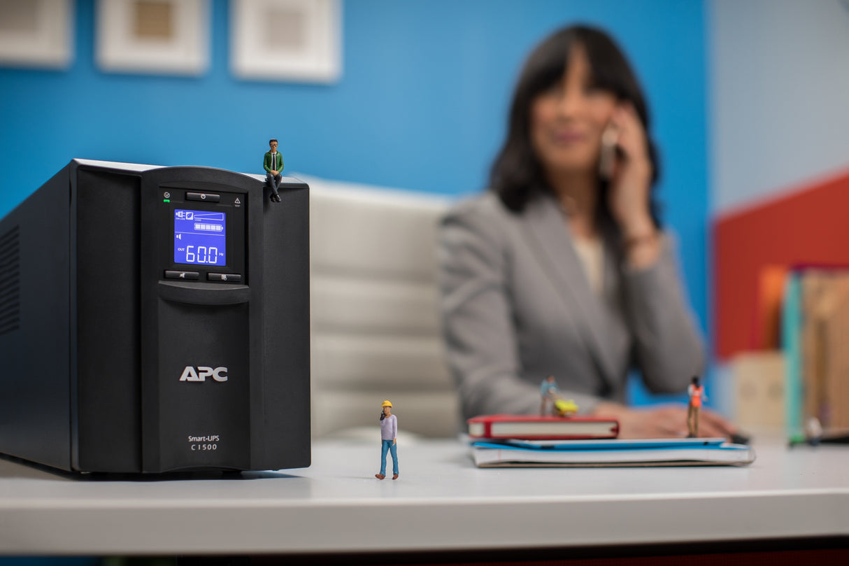 EAN 0731304332961 - APC SMC1500IC sistema de alimentación ininterrumpida (UPS) Línea interactiva 1,5 kVA 900 W 8 salidas AC imagen 9
