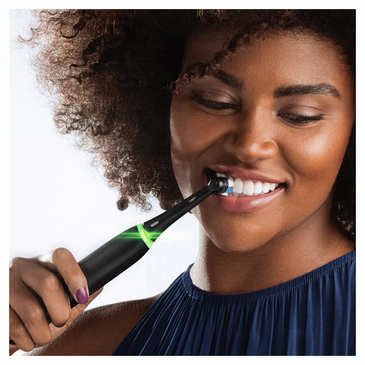 EAN 4210201414902 - Oral-B iO 4S Adulto Cepillo dental vibratorio Negro imagen 5