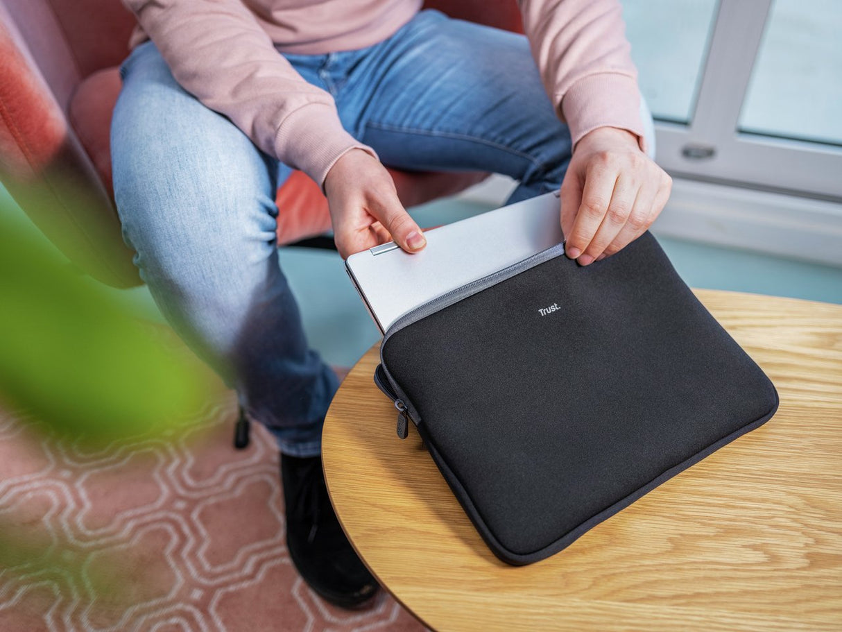 Funda Trust Primo Soft Sleeve Para Portátiles Hasta 13.3' Negra