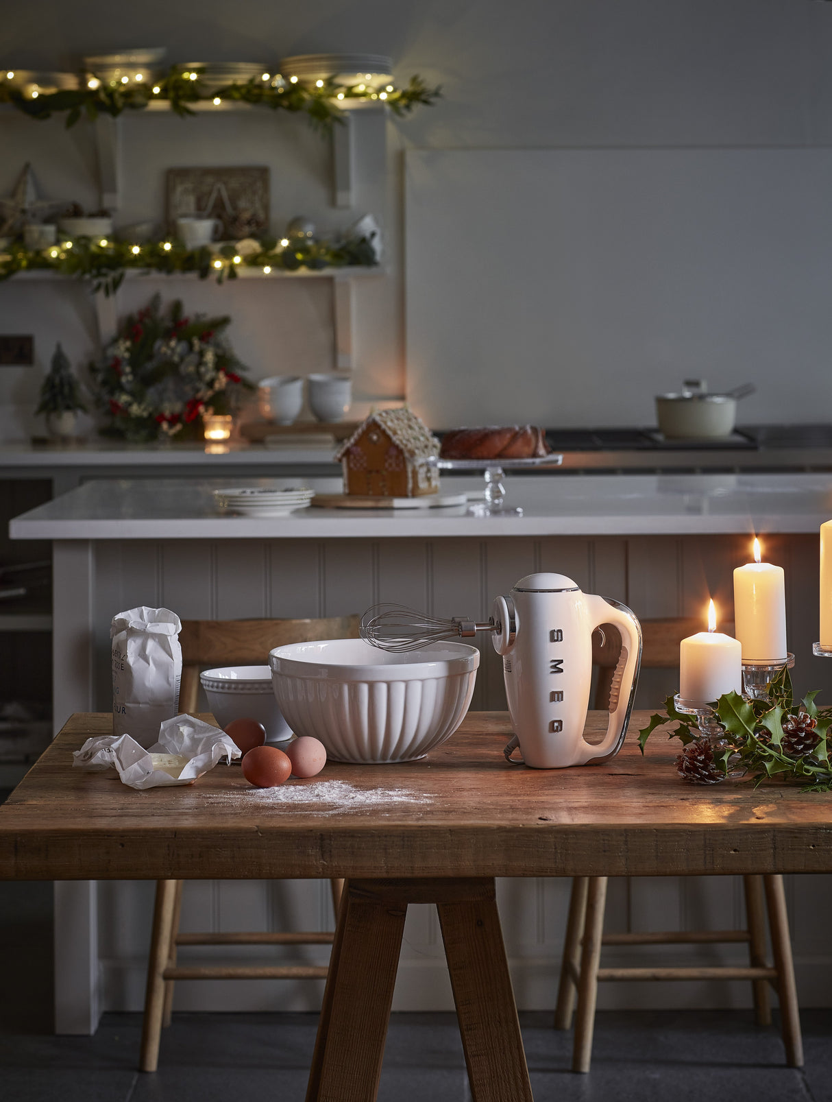 EAN 8017709301811 - Smeg HMF01CREU batidora Batidora de mano 250 W Crema de color imagen 11