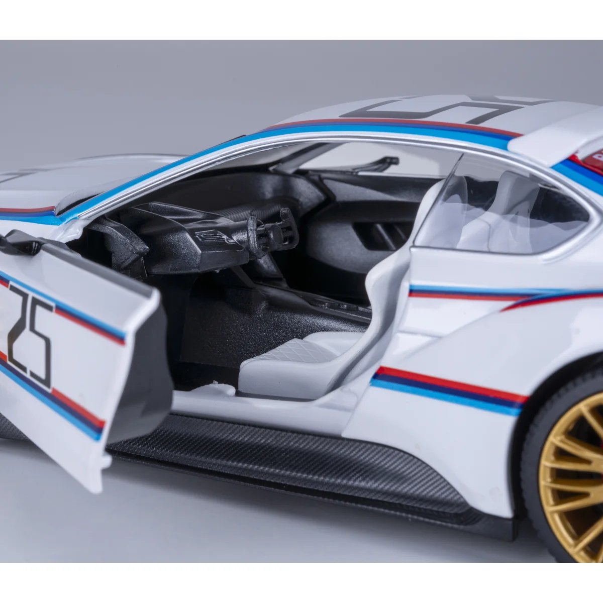 EAN 4042774475703 - Jamara BMW 3.0 CSL Hommage R imagen 15