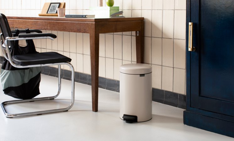 Papelera Brabantia Pedal Bin Newicon 12 L Soft Beige